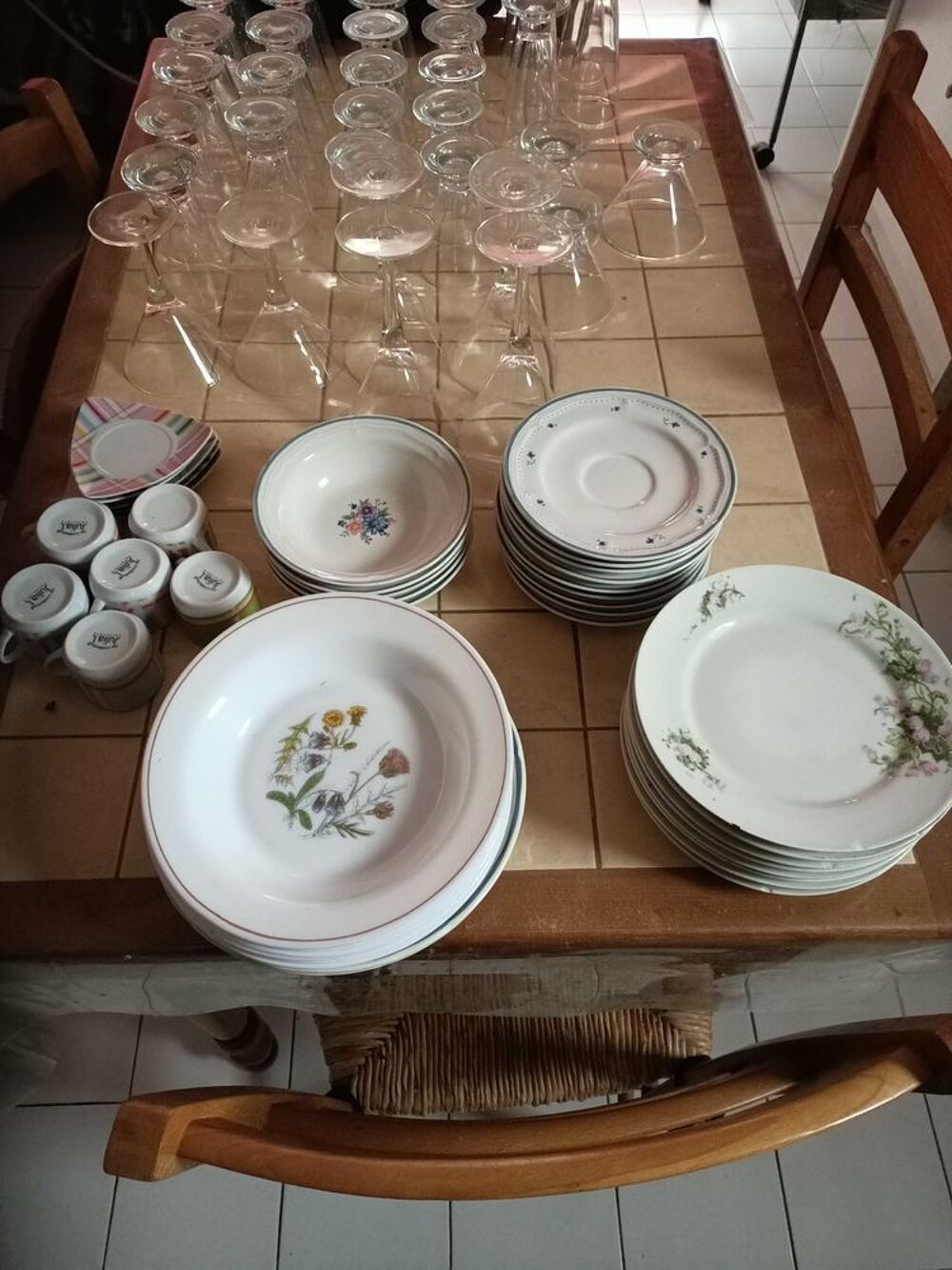 casseroles et verres Electroménager