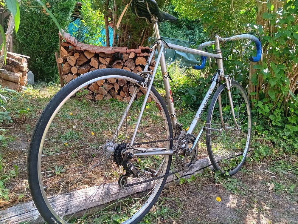V&eacute;lo course vintage Peugeot collector Vélos