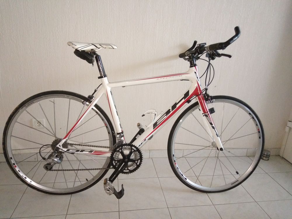 VELO HOMME DE ROUTE Vélos