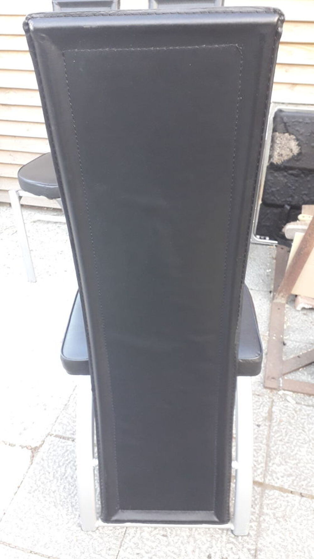 Chaises acier/simili-cuir. Meubles