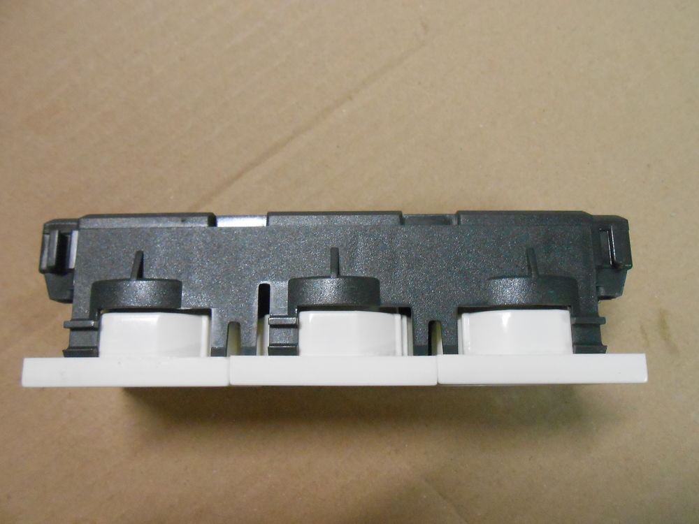 BLOC PRISES LEGRAND 74 181 (121)
Bricolage