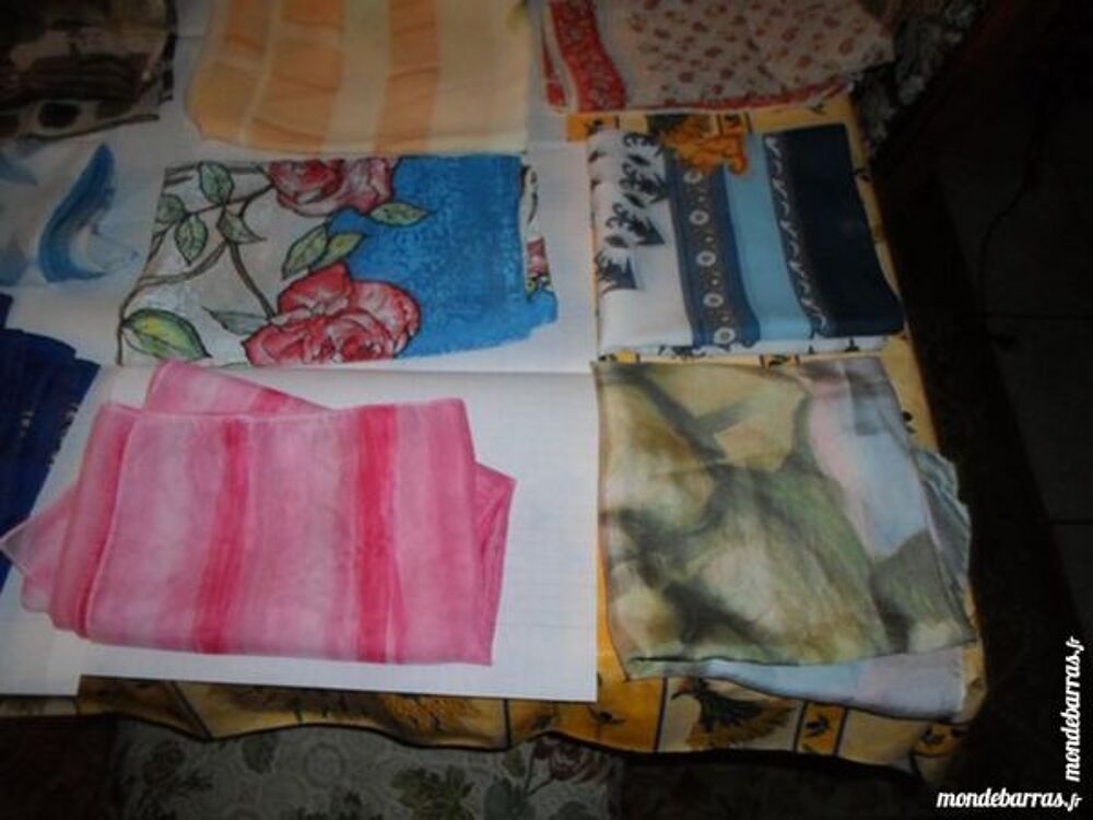 lot de 6 sachets comprenant chacun 17 foulards Bijoux et montres