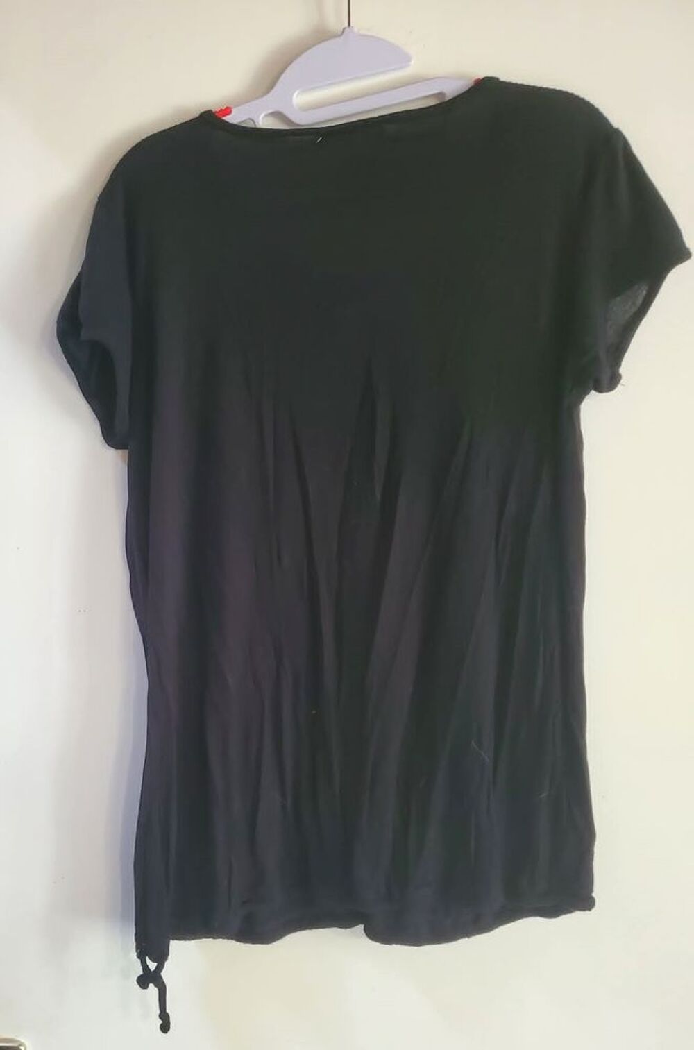 TEE-SHIRT FEMME NOIR WOMEN ONLY T44 Vêtements