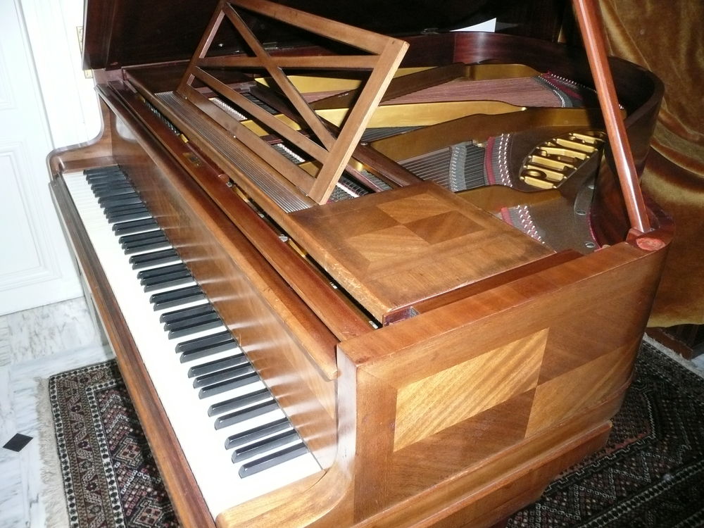 piano quart de queue Pleyel Instruments de musique