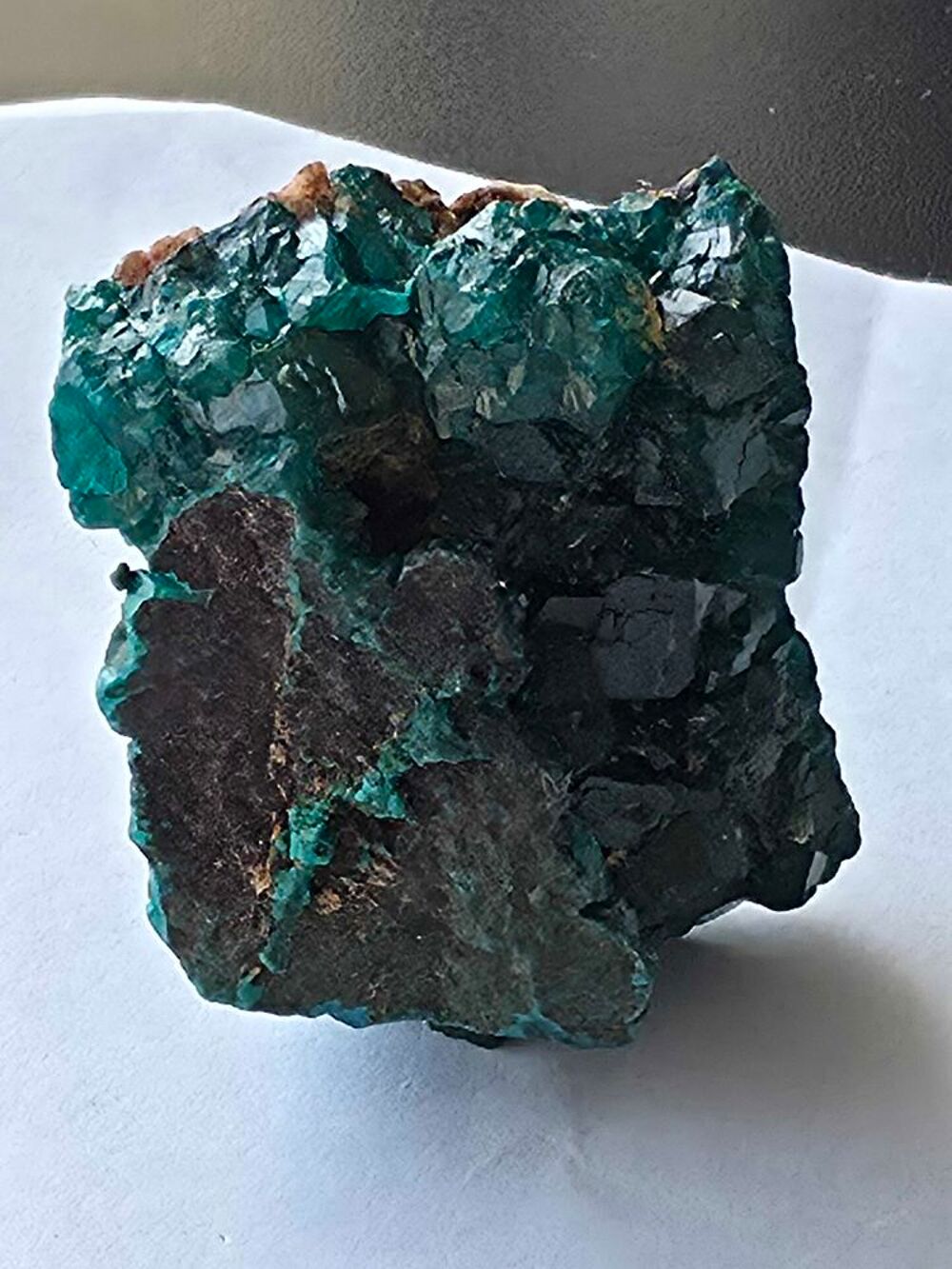 Min&eacute;ral d'exception : Dioptase brute sur sa roche matrice-RDC 
