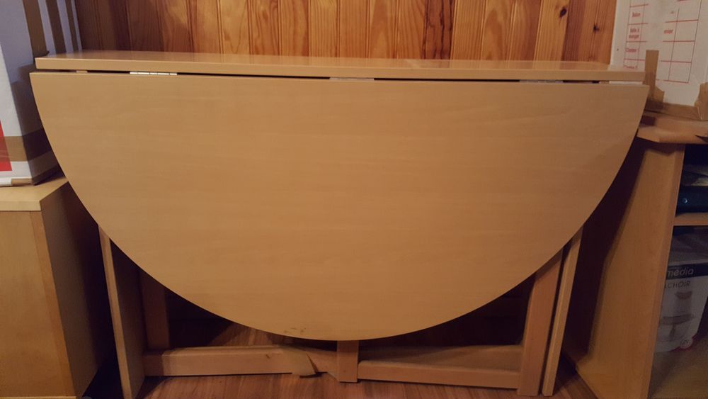 Table ovale pliante Meubles