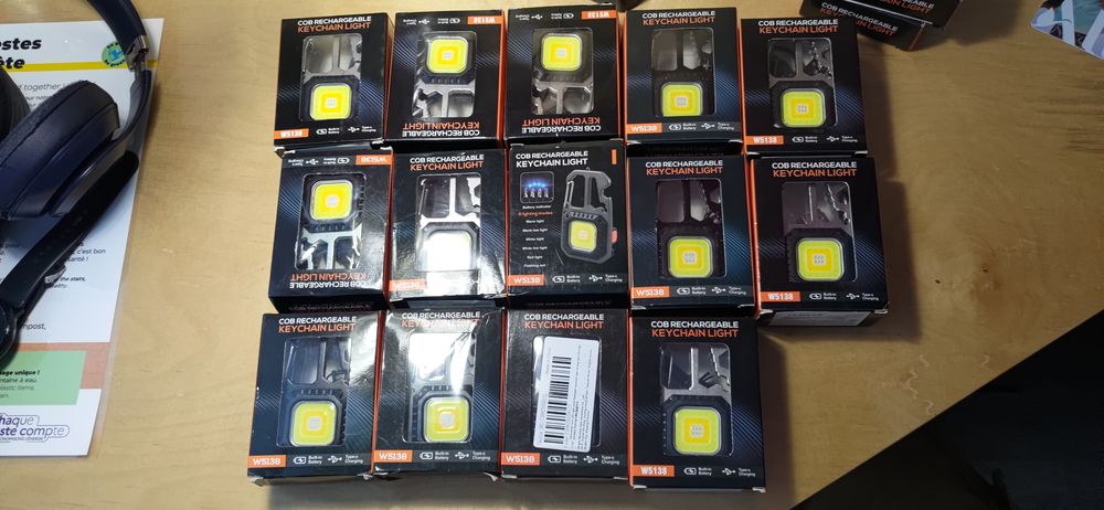 Mini lampe hyper puissante et pleins d'option Matériel informatique