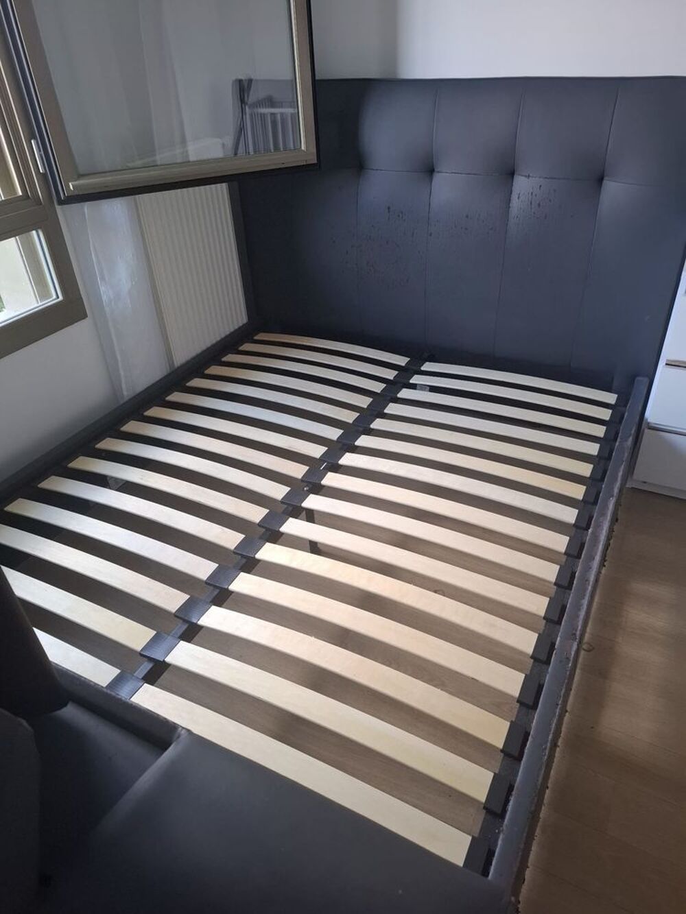Lit double 160x200 avec fonctionnalit&eacute;s int&eacute;gr&eacute;es Meubles