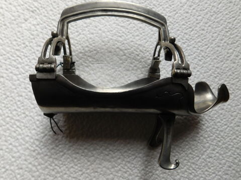 .porte bouteilles de table en etain 95% 25 Veyziat (01)