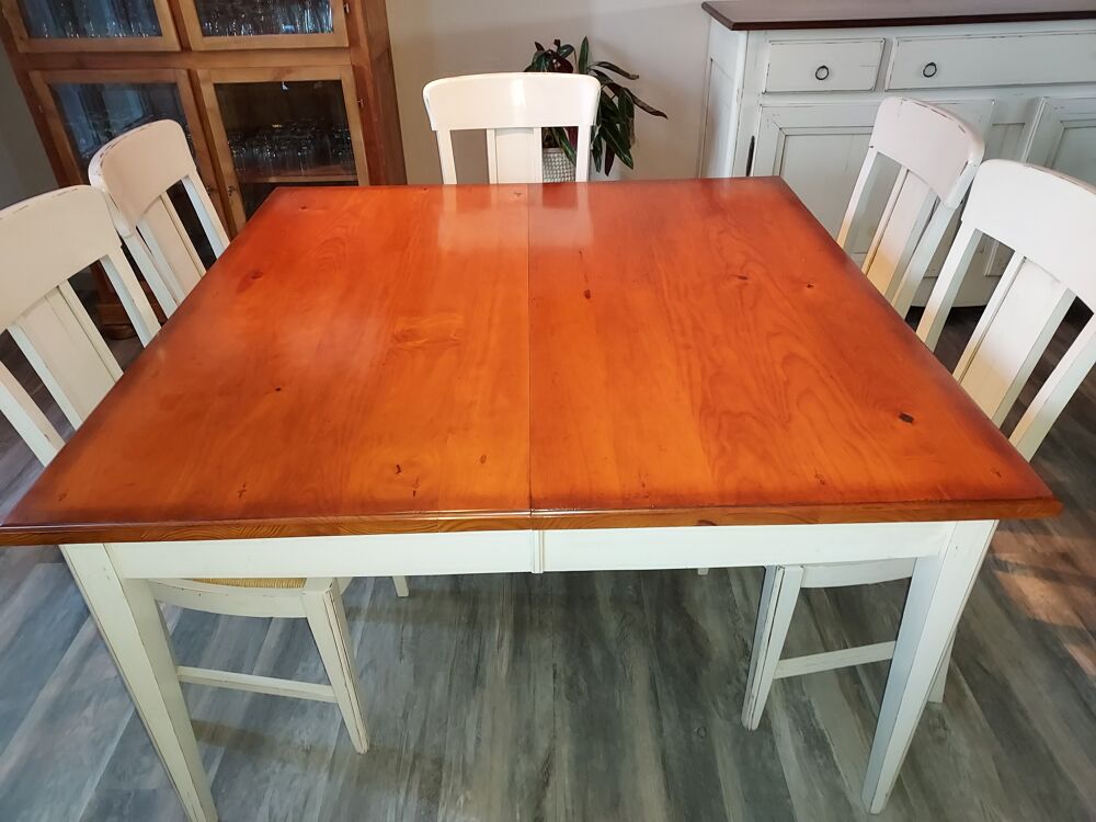Table et chaises de salle &agrave; manger Meubles