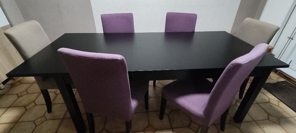Table 8/10 pers + 6 chaises ikea 120 € Meubles