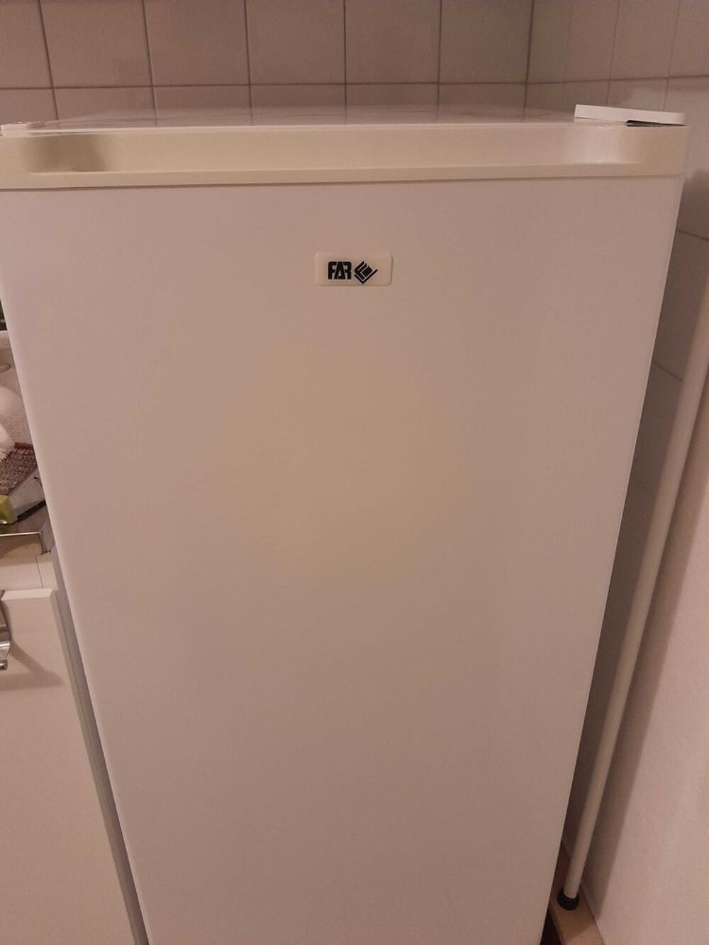 R&eacute;frig&eacute;rateur avec compartiments freezer Electroménager