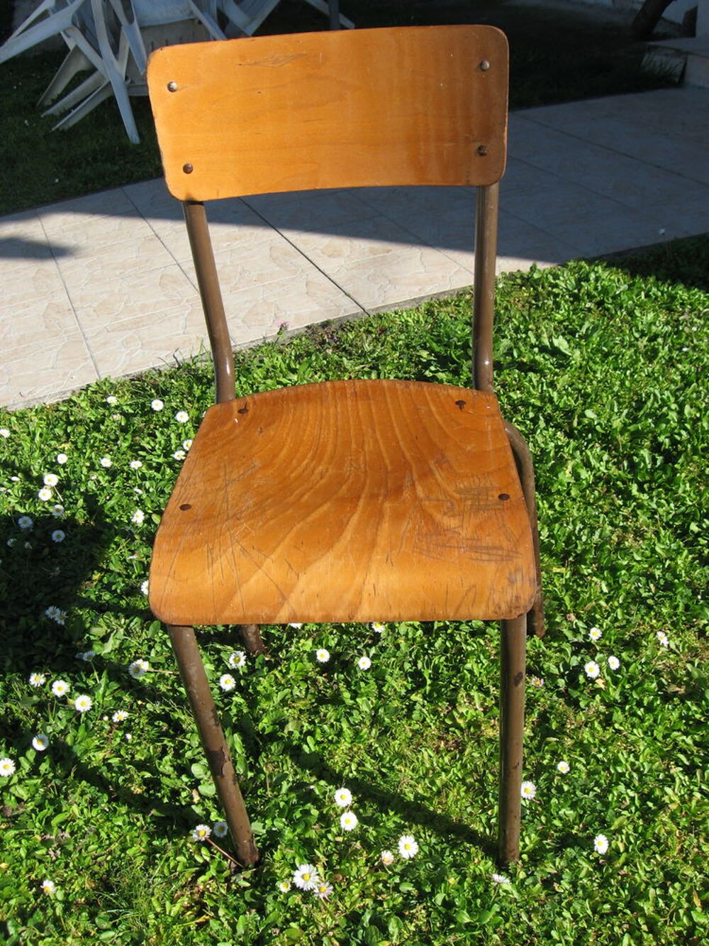 25 chaises d'&eacute;cole Jardin