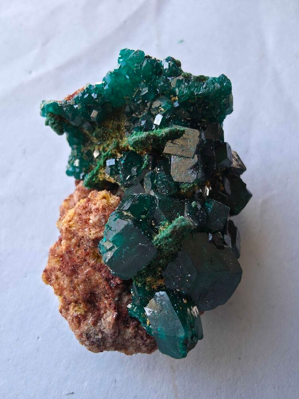 Min&eacute;ral Dioptase brute sur matrice-Collection Katanga RDC-23g 