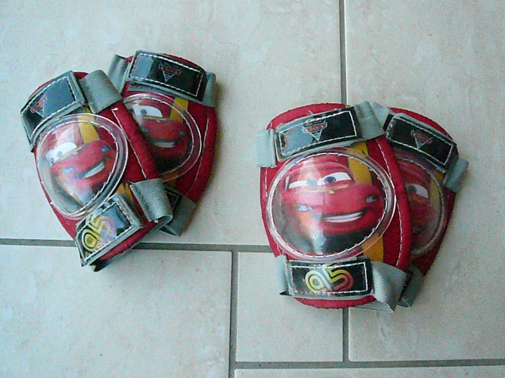 Set de protections enfant roller trottinette skate v&eacute;lo Sports