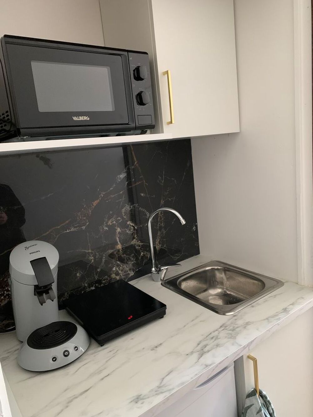 Location Appartement studio r�nov� et meubl� � neuf avec balcon et parking Am�lie-les-bains-palalda