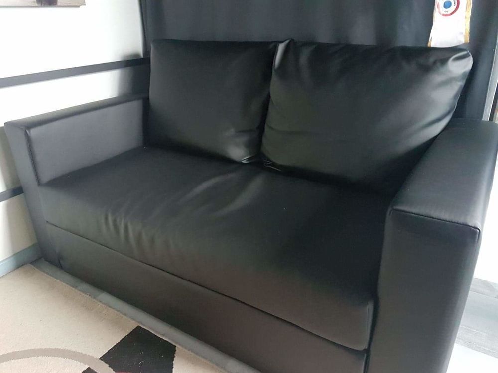 Canap&eacute; noir simili cuir neuf, jamais servi Meubles