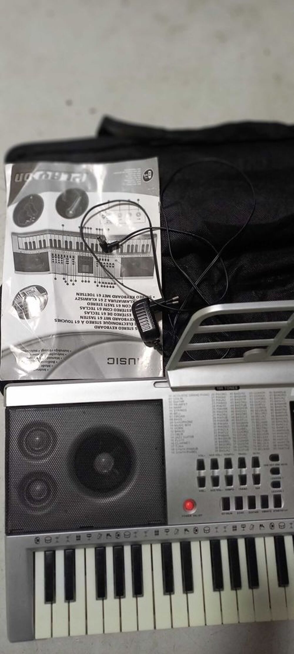 vendre piano. comme neuf Instruments de musique