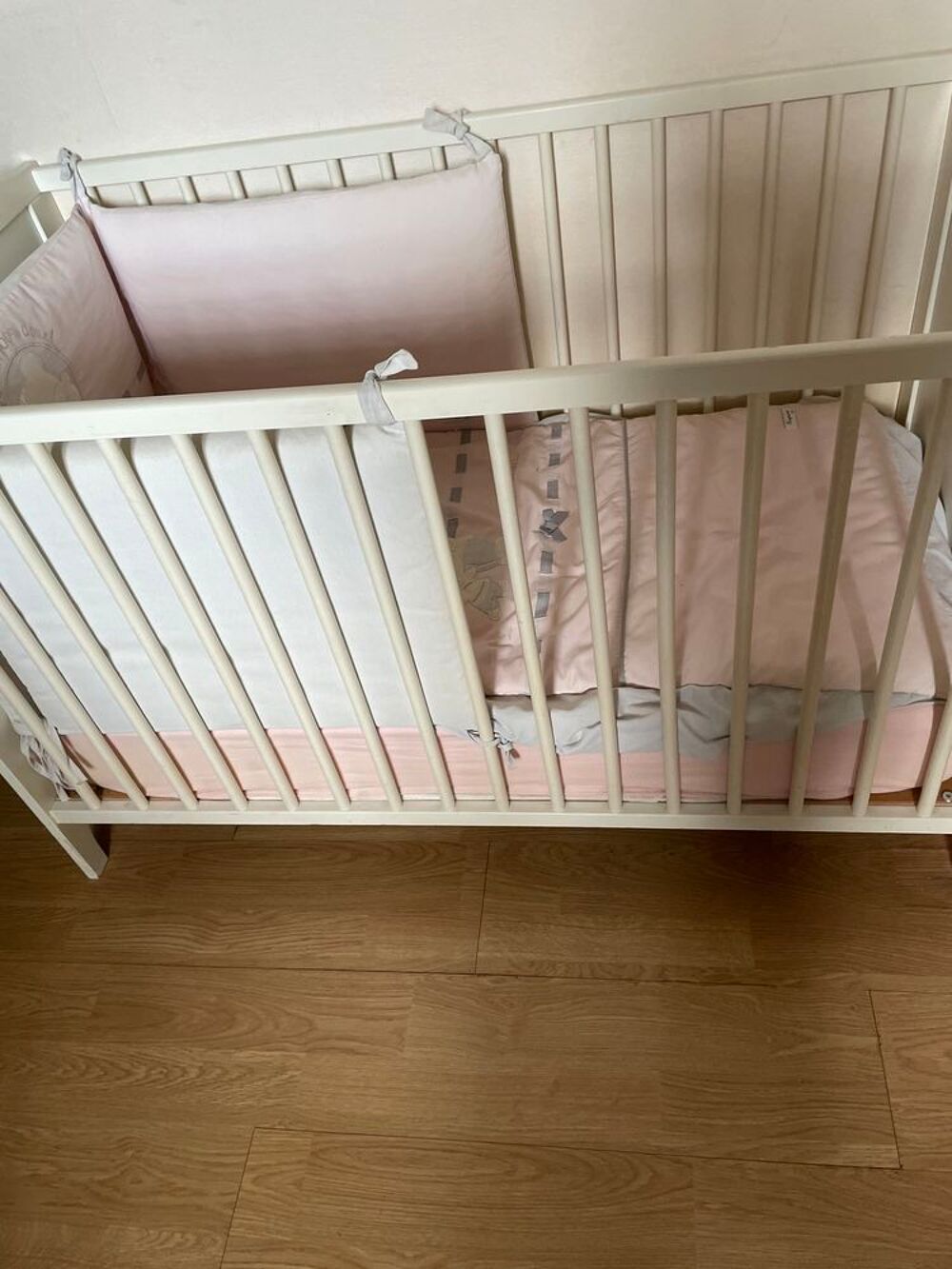 lit bebe+ matelas+ Meuble d'angle a langer* Meubles