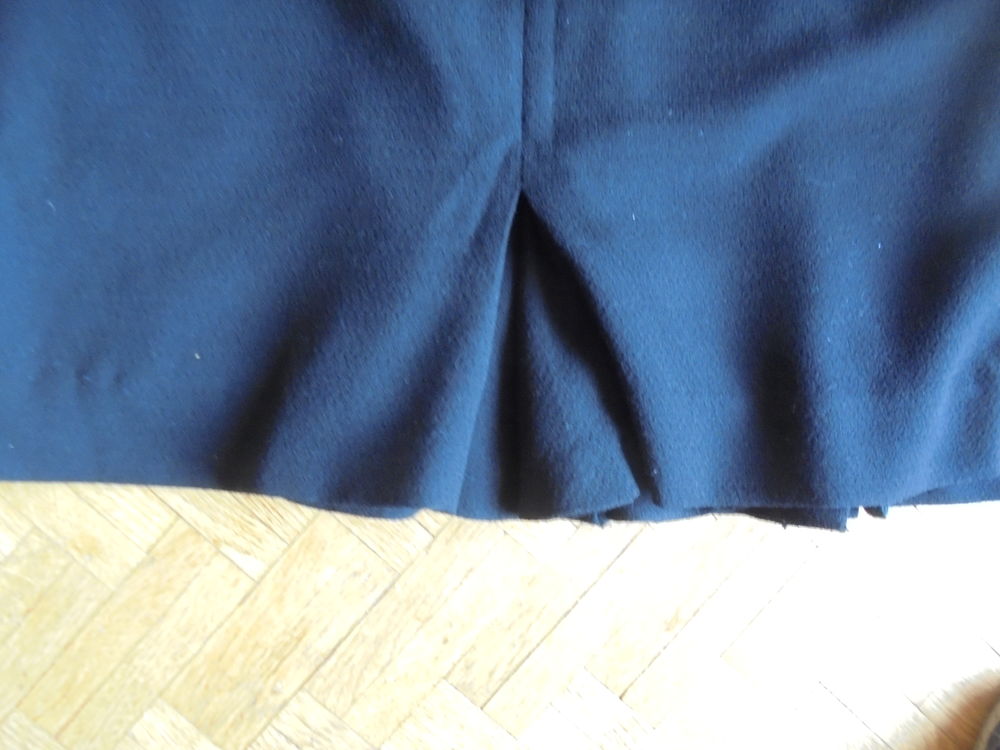 Jupe noire plis creux (51) Vtements