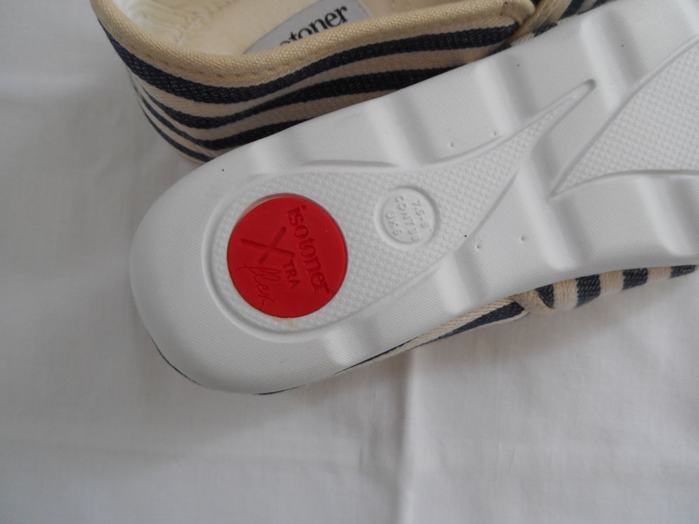 Chaussons 38 NEUFS Isotoner Chaussures