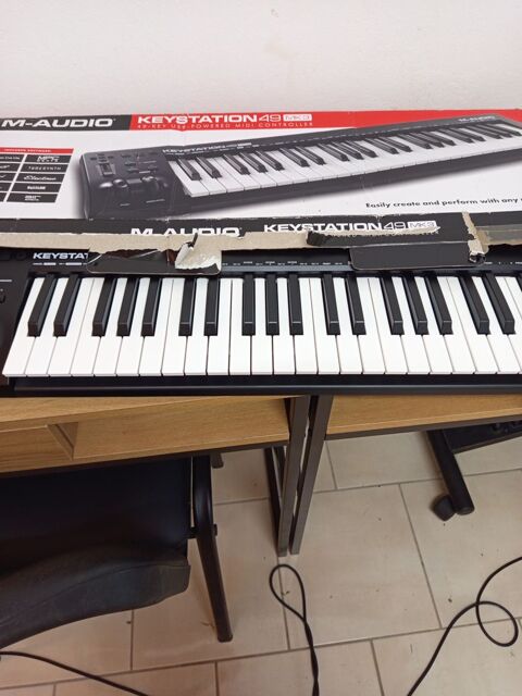 Clavier  Maître 100 Remire-Montjoly (97)