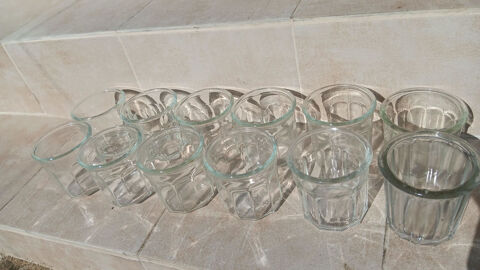 Lot de 12 Pots � confiture ancien : 12 Villeneuve-sur-Yonne (89)