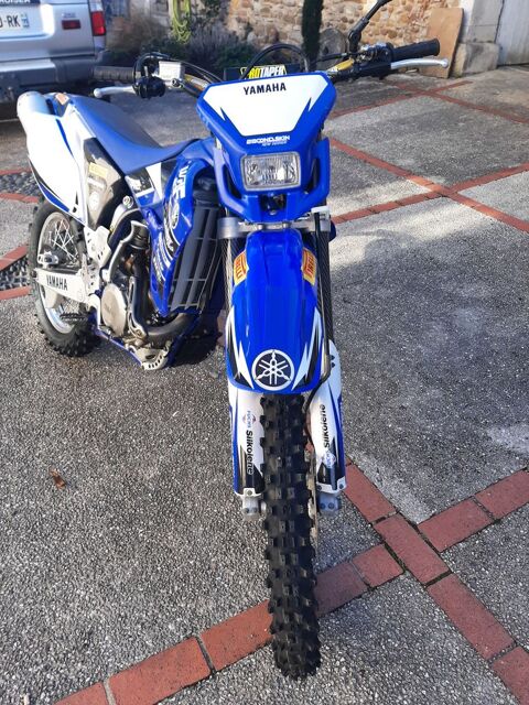Moto YAMAHA 2005 occasion Laroin 64110