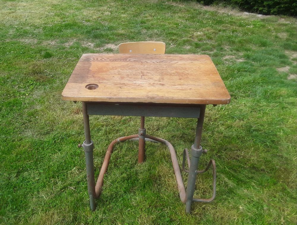 bureau d'&eacute;colier &agrave; restaurer Décoration