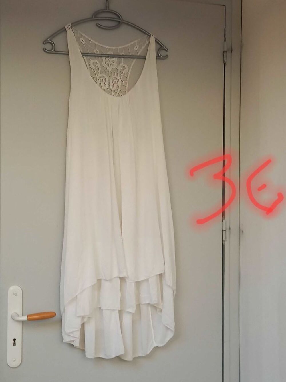 vendre robes d'&eacute;t&eacute; taille 36/ pas livraison ni PayPal Vtements