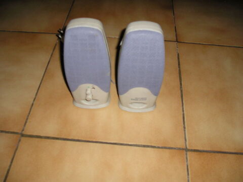 haut-parleurs amplifi�s multim�dia speaker system
10 Sept�mes-les-Vallons (13)