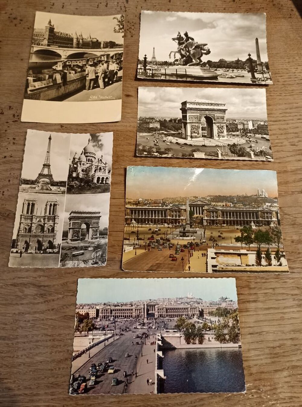 Lot de cartes postales anciennes sur Paris (1950-1962) 