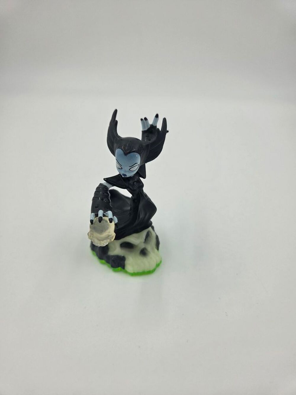 Figurine Skylanders Spyro's Adventures Hex (Model 83994888) Consoles et jeux vidéos