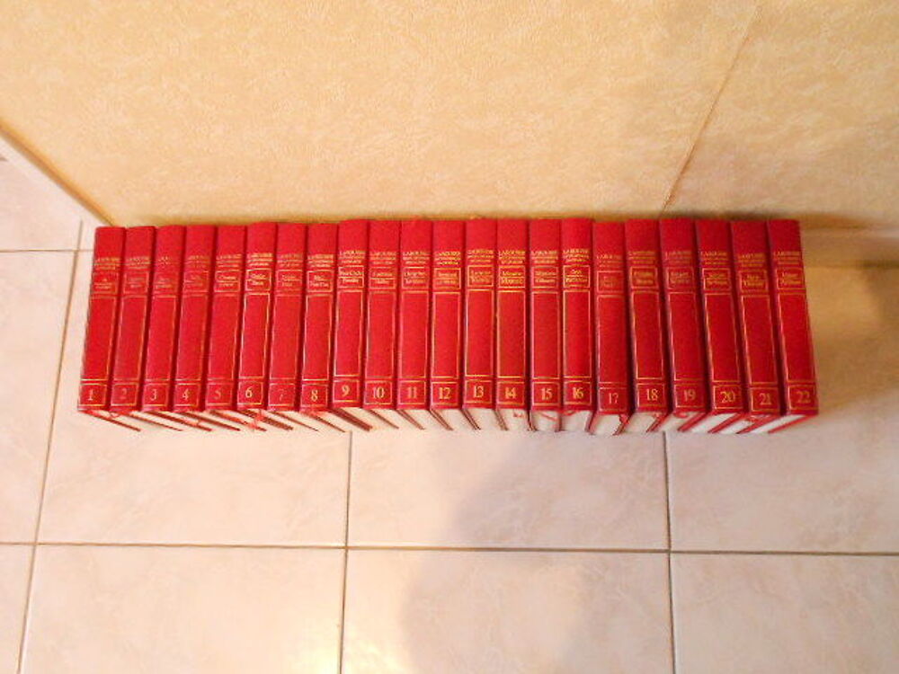 lot de 22 larousse encyclopedique ann&eacute;e 1980 Décoration