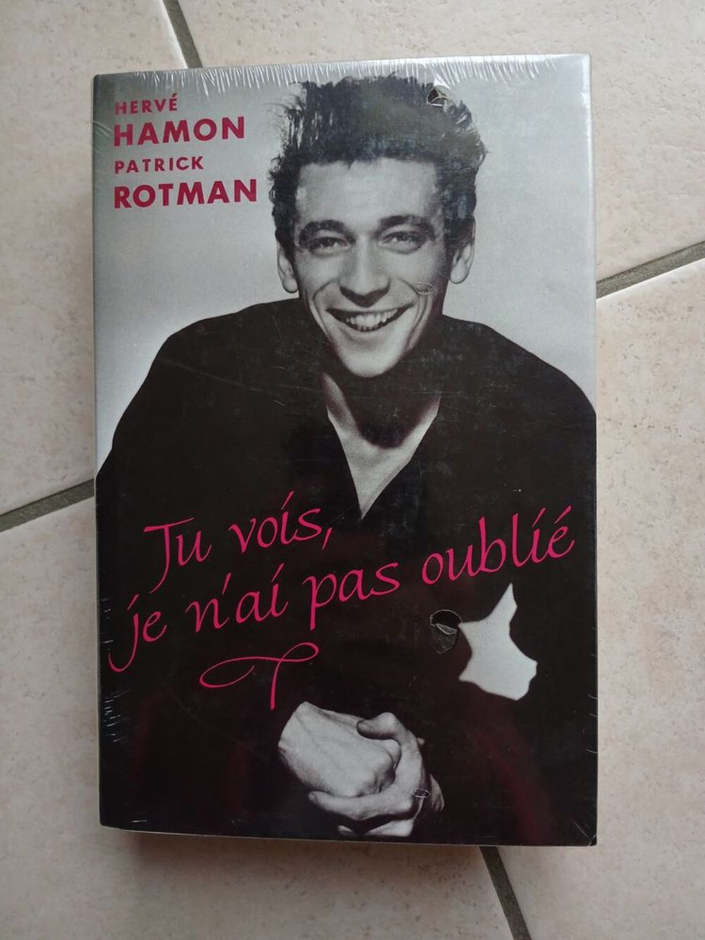 LIVRE YVES MONTAND TU VOIS JE N'AI PAS OUBLIE Livres et BD