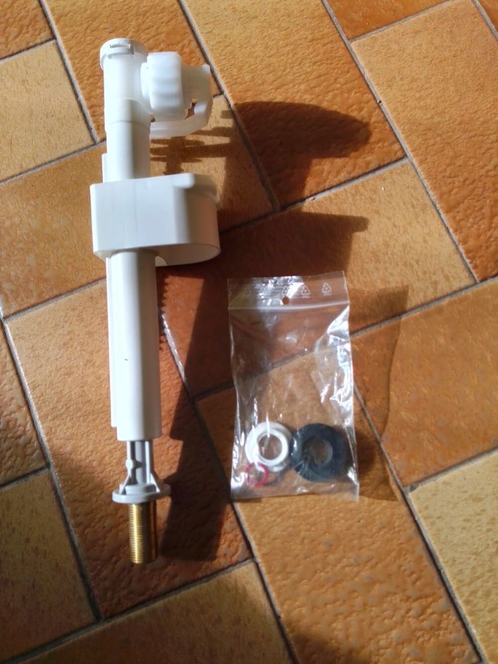 robinet flotteur WC vertical neuf Bricolage