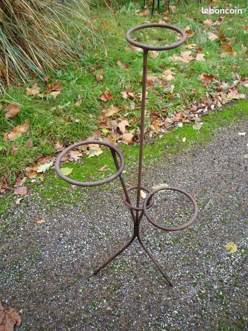 Porte vase vintage fer forg&eacute; (G)
Décoration