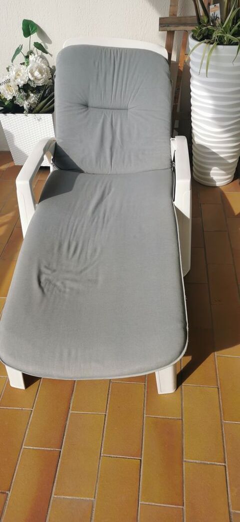 Chaise longue Relax et 2 chaises de jardin Cannes (06)