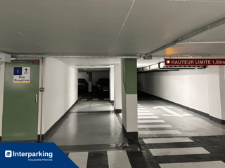  Parking / Garage à louer 12 m² Paris