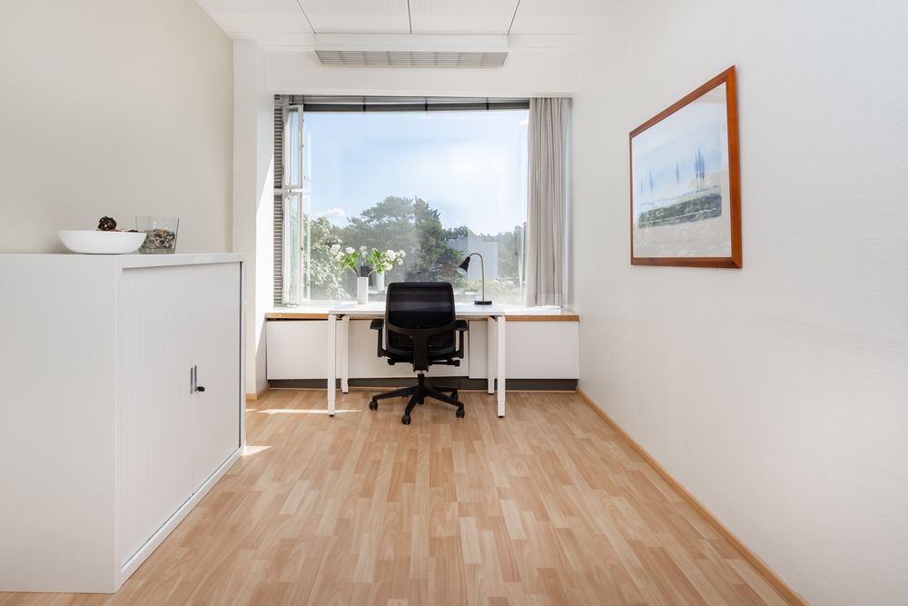   Trouvez un espace de bureau à Cachan, Avenue Aristide Briand  pour 2 personnes où tout est pris en charge Cachan