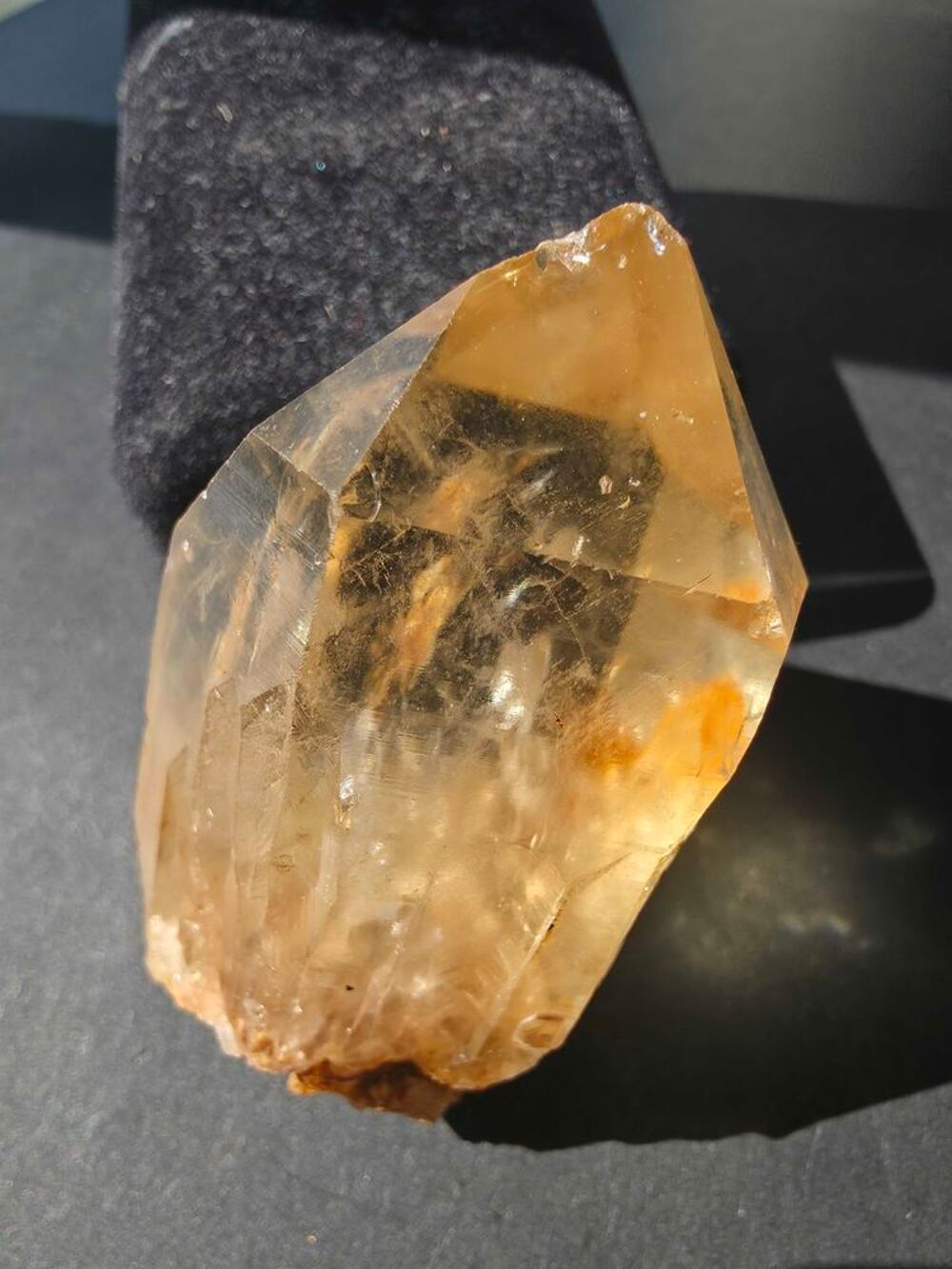 Citrine Naturelle de Kolwezi RDC-Cristal Brut de Collection 85g 