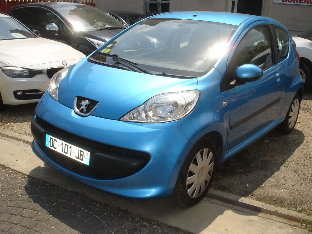 107 1.0e 12V 68ch BLUE LION Trendy 2008 occasion 78800 Houilles