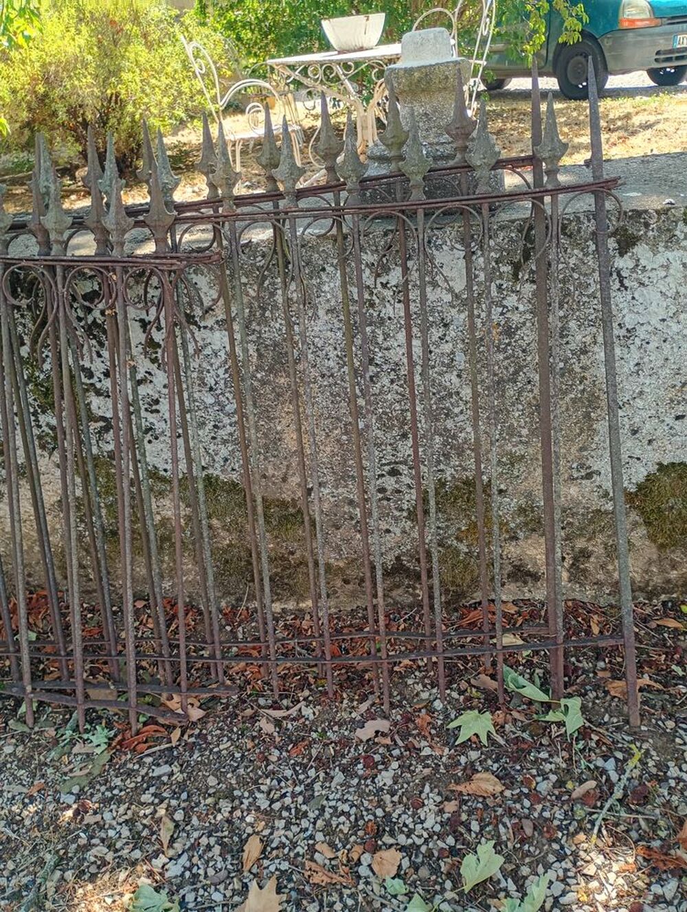 7 m&egrave;tres de grilles fer forg&eacute; Jardin