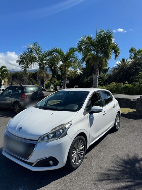 Peugeot 208 1.2 PureTech 110ch S&S EAT6 Allure Business 2018 occasion Entre-Deux 97414
