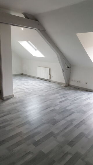  Appartement à louer 2 pièces 57 m²