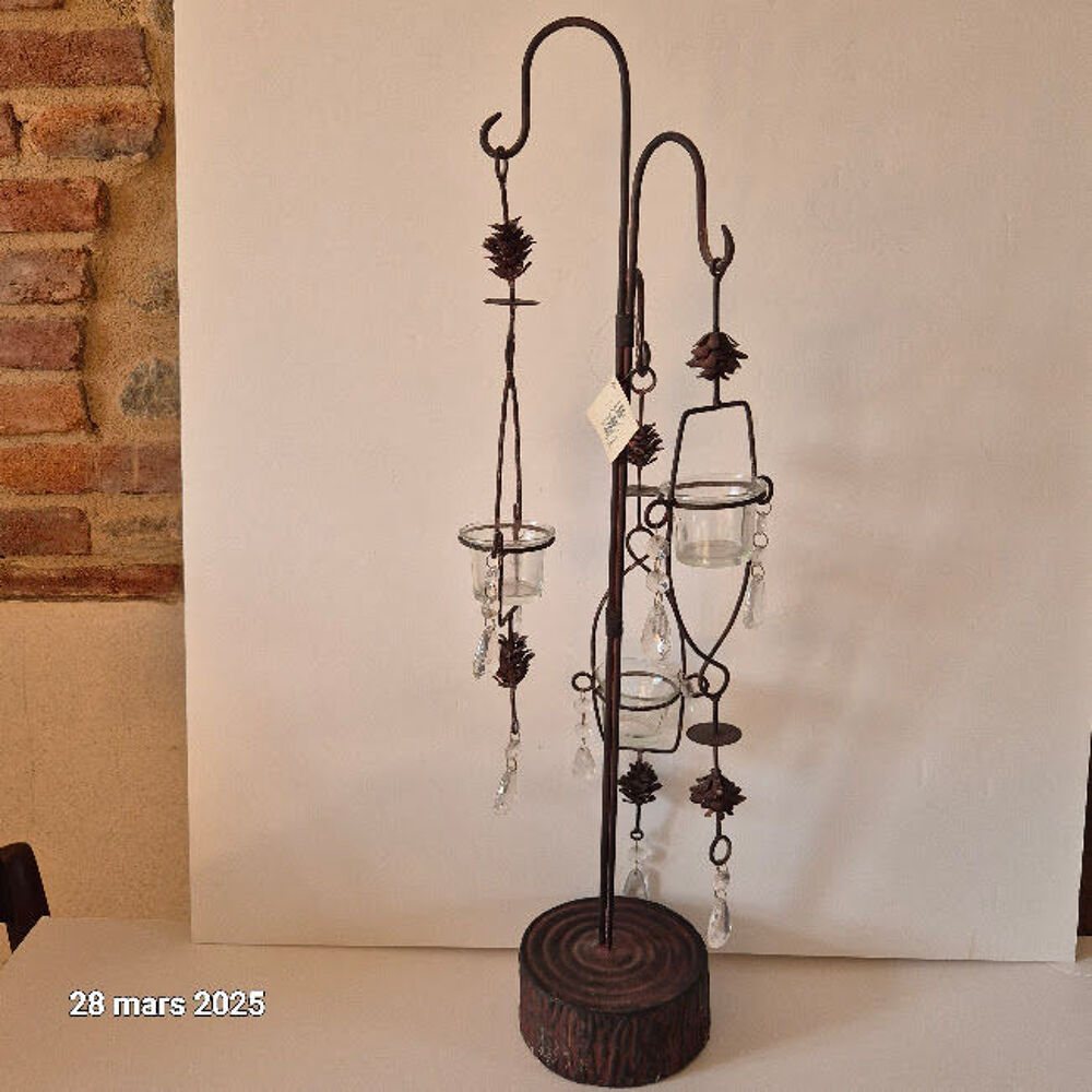 Bougeoir chandelier en m&eacute;tal noir, avec 3 bougies type chauf Dcoration