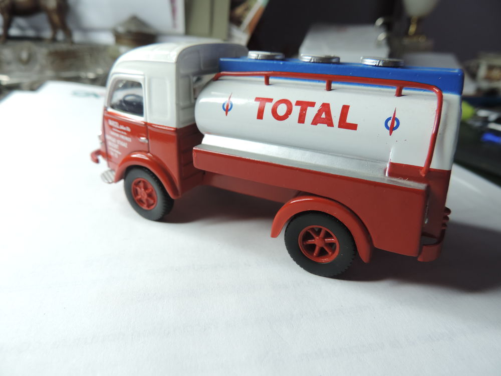 ALTAYA - RENAULT GALLION - TANKER - Echelle : 1/43 &egrave;me. 