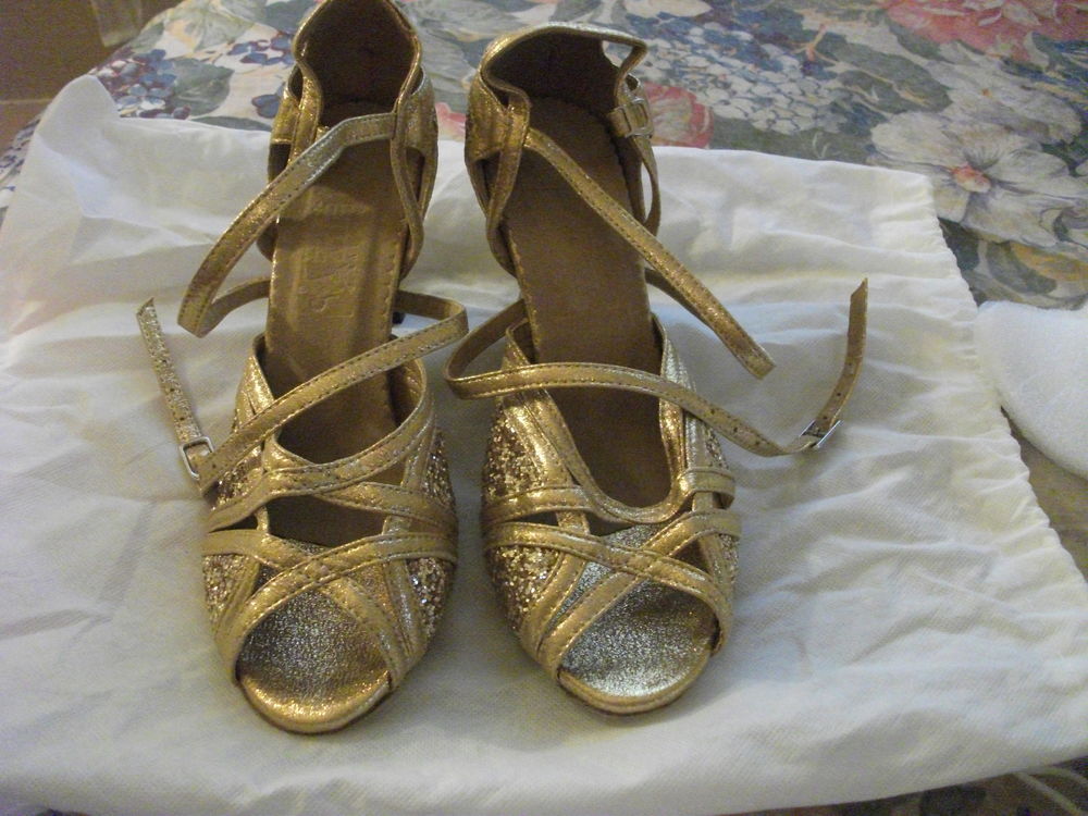 CHAUSSURES DE DANSE Chaussures