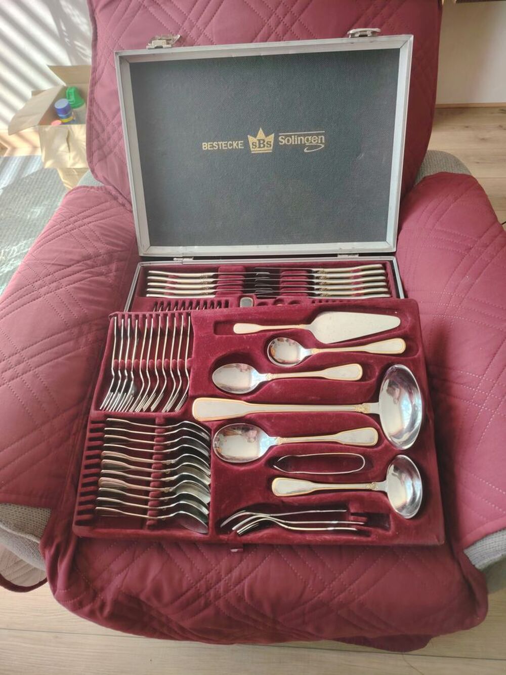 Coffret de couverts Bestecke SBS Solingen,
Electroménager