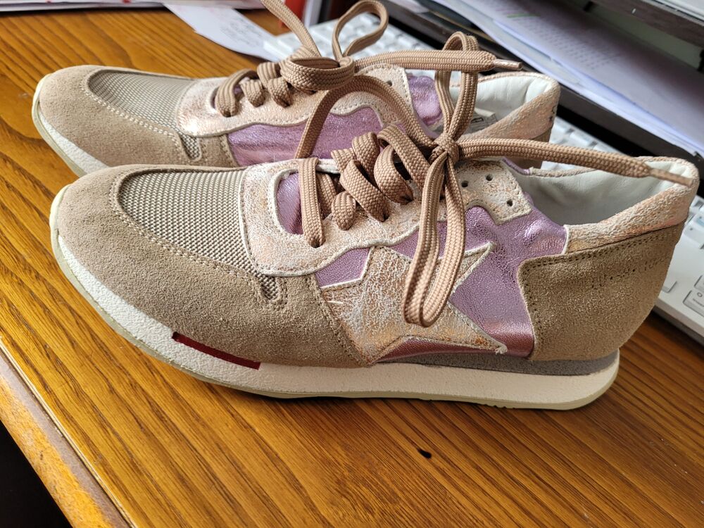 magnifiques baskets mauves Chaussures